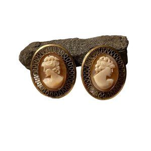 Vintage/Antique‎ WINARD 1-20-12K Gold Filled Carved Shell Cameo Clip On Earrings